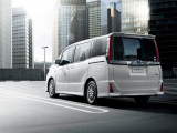 Toyota Noah рестайлинг 2017, минивэн, 3 поколение, R80 (07.2017 - 12.2021) 6