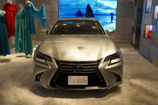 Lexus GS300h рестайлинг 2015, седан, 4 поколение, L10 (11.2015 - 08.2020)