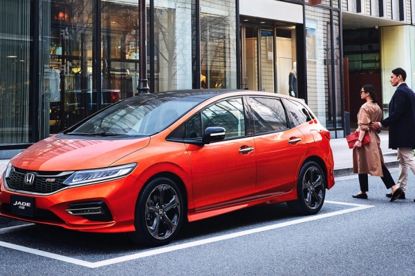 Honda Jade рестайлинг 2018, минивэн, 1 поколение (03.2018 - 07.2020)