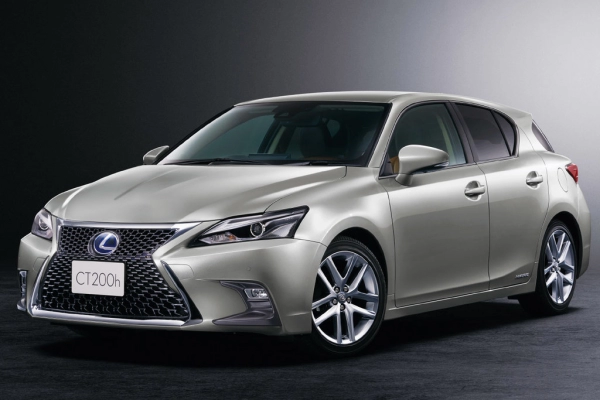 Lexus CT200h 2-й рестайлинг 2017, хэтчбек 5 дв., 1 поколение, A10 (08.2017 - 10.2022)
