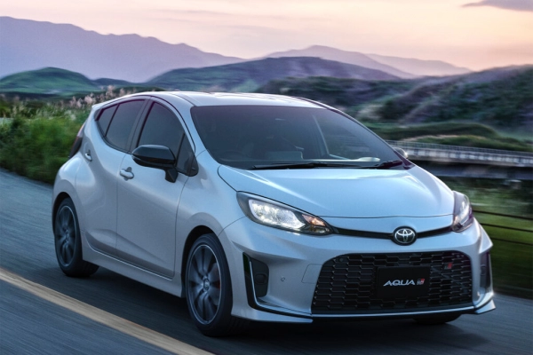 Toyota Aqua 2021, хэтчбек 5 дв., 2 поколение (07.2021 - н.в.)